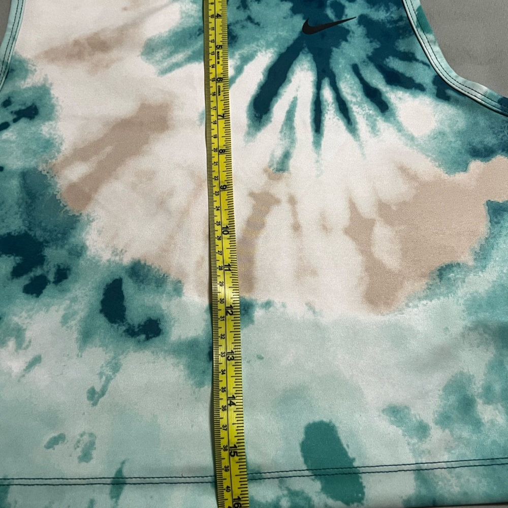 Women’s Nike Crop Top - Picture 3 of 4